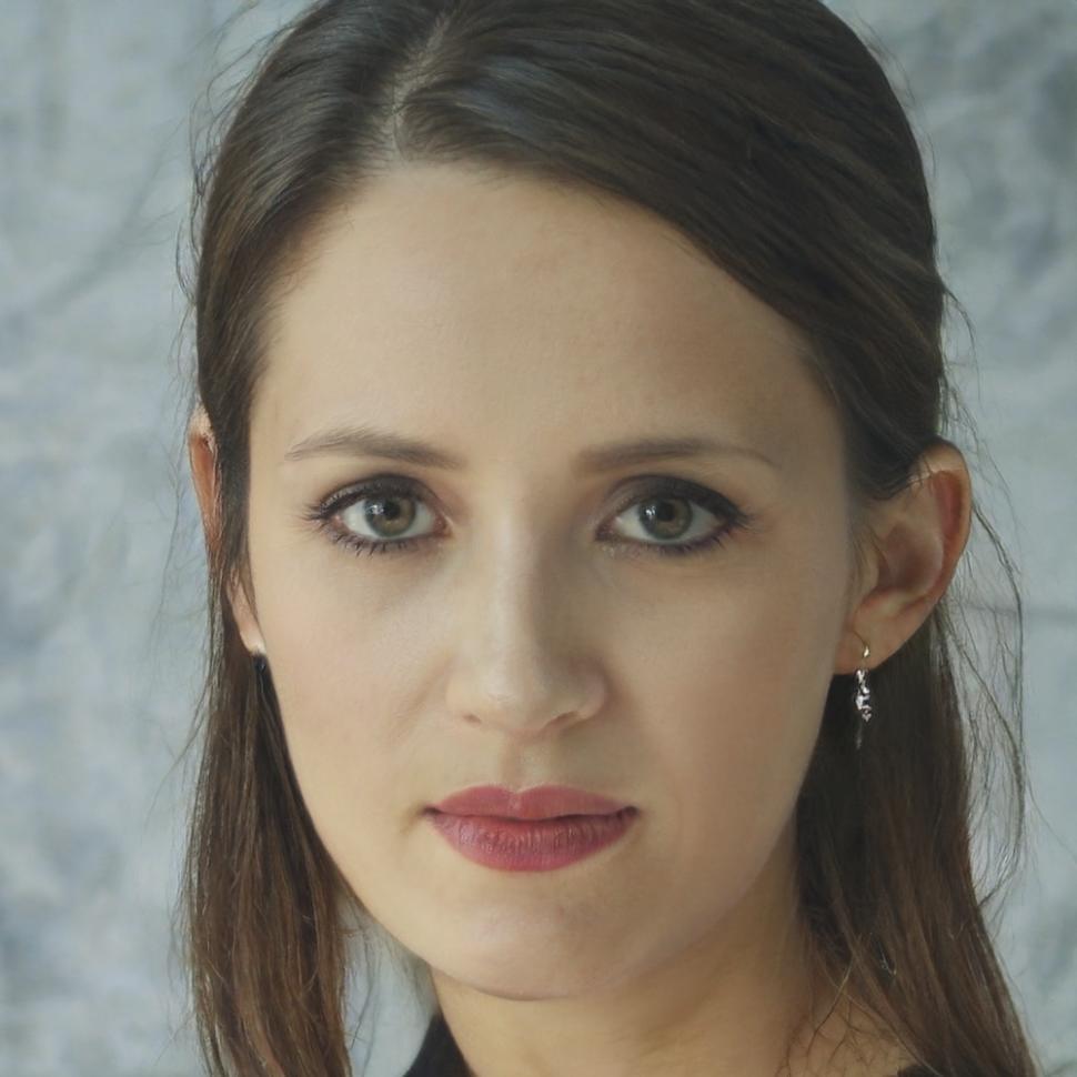 Portrait de Sophie Martinez, experte en stratégies d'investissement